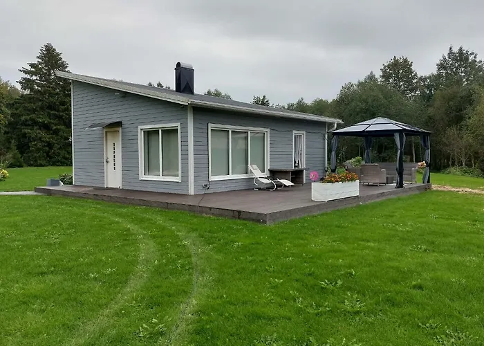 Casa de Férias Pauna Puhkemajad Tori